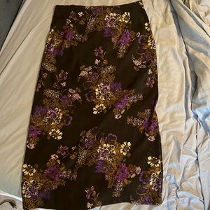 Ladies skirt purple black white size 12